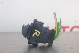 Gebruikte Elektrisch Raam Schakelaar Citroen Berlingo 1.6 HDi 90 4x4 Prijs op aanvraag aangeboden door Autocommerce