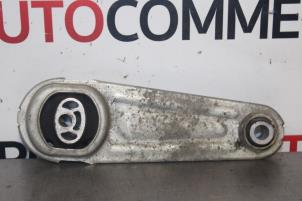 Gebruikte Motorsteun Renault Clio III (SR) 1.5 dCi 70 Prijs op aanvraag aangeboden door Autocommerce