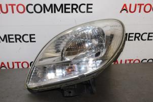 Gebruikte Koplamp rechts Renault Kangoo (KC) 1.5 dCi 65 Prijs € 35,00 Margeregeling aangeboden door Autocommerce
