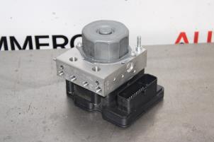 Gebruikte ABS Pomp Renault Captur (2R) 0.9 Energy TCE 12V Prijs € 100,00 Margeregeling aangeboden door Autocommerce