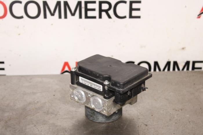 Gebruikte ABS Pomp Renault Scénic II (JM) 1.5 dCi 105 Prijs € 30,00 Margeregeling aangeboden door Autocommerce