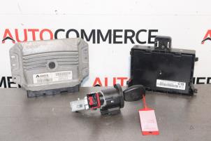 Gebruikte Computer Motormanagement Renault Clio III (BR/CR) 1.6 16V Prijs € 110,00 Margeregeling aangeboden door Autocommerce