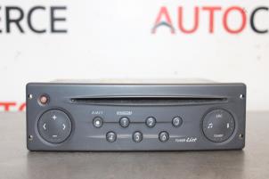 Gebruikte Radio Renault Laguna II Grandtour (KG) 1.9 dCi 120 Prijs op aanvraag aangeboden door Autocommerce