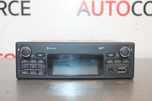 Gebruikte Radio Renault Twingo II (CN) 1.2 16V LEV Prijs € 140,00 Margeregeling aangeboden door Autocommerce