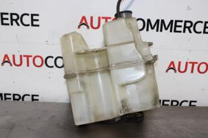 Gebruikte Ruitensproeiertank voor Volvo S60 I (RS/HV) 2.4 20V 140 Prijs € 15,00 Margeregeling aangeboden door Autocommerce