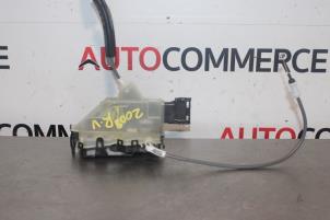 Gebruikte Slotmechaniek Portier 4Deurs rechts-voor Peugeot 2008 (UD/UK/UR/US/UX) Prijs € 130,00 Margeregeling aangeboden door Autocommerce