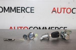 Nieuwe Cilinderslotenset (compleet) Citroen C1 Prijs € 211,75 Inclusief btw aangeboden door Autocommerce