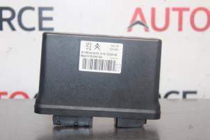 Gebruikte Computer cabriokap Peugeot 207 CC (WB) 1.6 16V Prijs € 90,00 Margeregeling aangeboden door Autocommerce