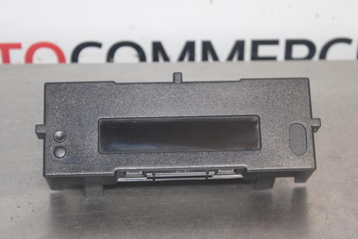 Gebruikte Display Interieur Renault Clio III (BR/CR) 1.2 16V 75 Prijs op aanvraag aangeboden door Autocommerce