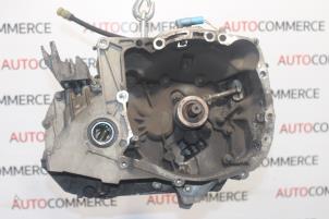 Gebruikte Versnellingsbak Renault Clio III (BR/CR) 1.2 16V 75 Prijs € 100,00 Margeregeling aangeboden door Autocommerce