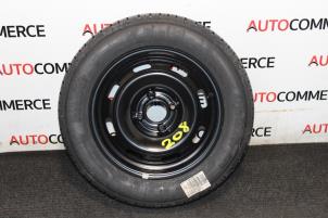 Gebruikte Velg + Band Peugeot 208 Prijs € 60,00 Margeregeling aangeboden door Autocommerce