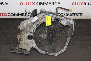 Gebruikte Versnellingsbak Dacia Duster (HS) 1.2 TCE 16V Prijs € 500,00 Margeregeling aangeboden door Autocommerce