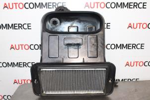 Gebruikte Luchtfilterhuis Peugeot Expert (G9) 1.6 HDi 90 Prijs op aanvraag aangeboden door Autocommerce