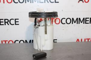 Gebruikte Tankvlotter Renault Twingo III (AH) 1.0 SCe 70 12V Prijs € 70,00 Margeregeling aangeboden door Autocommerce