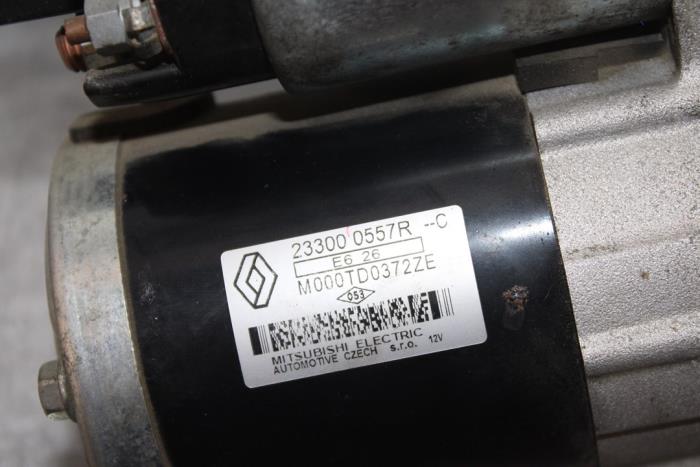 Startmotor van een Renault Clio IV Estate/Grandtour (7R) 0.9 Energy TCE 90 12V 2016