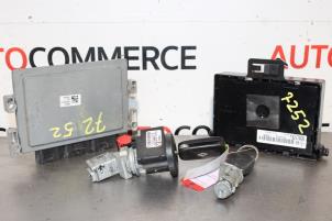 Gebruikte Computer Motormanagement Renault Modus/Grand Modus (JP) 1.2 16V Hi-Flex Prijs € 225,00 Margeregeling aangeboden door Autocommerce