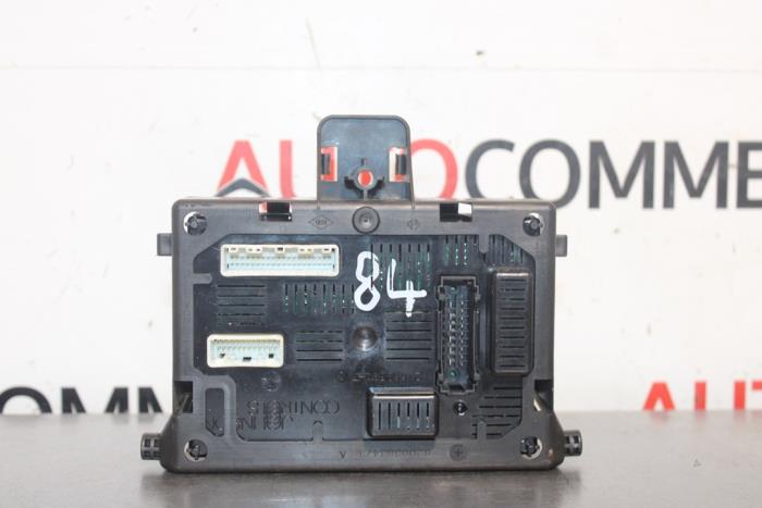 Computer Body Control van een Renault Clio III (BR/CR) 1.6 16V 2006