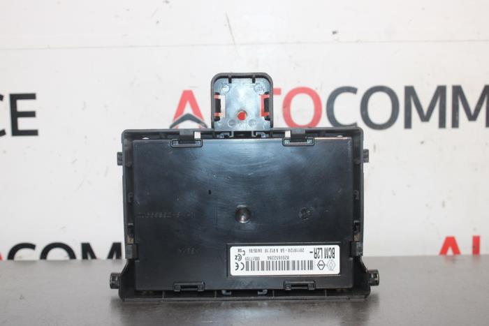 Computer Body Control van een Renault Clio III (BR/CR) 1.6 16V 2006