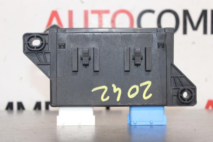 Computer Body Control van een Citroën C4 Picasso (3D/3E) 1.2 12V PureTech 130 2018