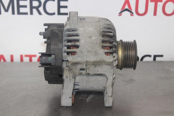 Gebruikte Dynamo Renault Scénic II (JM) 1.6 16V Prijs € 50,00 Margeregeling aangeboden door Autocommerce