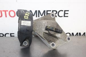 Gebruikte Motorrubber Dacia Sandero II 0.9 TCE 12V Prijs € 25,00 Margeregeling aangeboden door Autocommerce