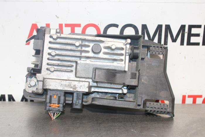 Gebruikte Start/Stop computer Citroen C4 Picasso (3D/3E) 1.6 e-Hdi, BlueHDi 115 Prijs € 40,00 Margeregeling aangeboden door Autocommerce