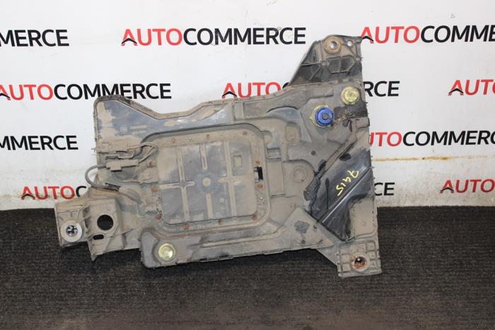 Gebruikte Adblue tank Citroen C4 Picasso (3D/3E) 1.6 e-Hdi, BlueHDi 115 Prijs € 480,00 Margeregeling aangeboden door Autocommerce