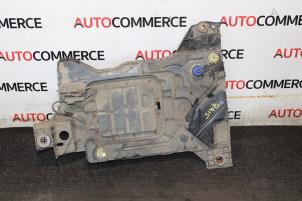 Gebruikte Ureumreservoir Citroen C4 Picasso (3D/3E) 1.6 e-Hdi, BlueHDi 115 Prijs € 480,00 Margeregeling aangeboden door Autocommerce