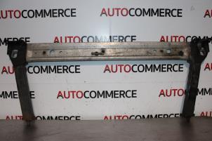 Gebruikte Bumperbalk voor Renault Megane III Grandtour (KZ) 1.2 16V TCE 115 Prijs op aanvraag aangeboden door Autocommerce