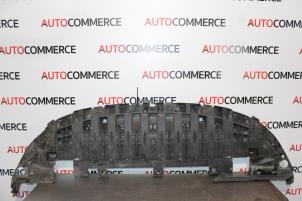 Gebruikte Bumper onderplaat Renault Megane III Grandtour (KZ) 1.2 16V TCE 115 Prijs op aanvraag aangeboden door Autocommerce