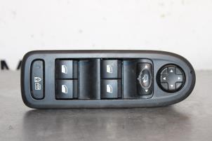 Gebruikte Ruit schakelaar elektrisch Peugeot 308 (4A/C) 1.6 VTI 16V Prijs € 25,00 Margeregeling aangeboden door Autocommerce