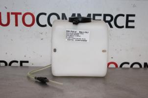 Gebruikte Ruitensproeiertank voor Opel Rocks-e Electric Prijs € 50,00 Margeregeling aangeboden door Autocommerce