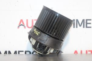 Gebruikte Chaufage Ventilatiemotor Citroen C3 Picasso (SH) 1.2 12V PureTech 110 Prijs € 25,00 Margeregeling aangeboden door Autocommerce