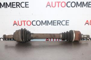 Gebruikte Aandrijfas links-voor Citroen C4 Grand Picasso (UA) 1.6 16V THP Sensodrive,GT THP Prijs € 25,00 Margeregeling aangeboden door Autocommerce