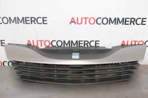 Gebruikte Grille Renault Laguna II (BG) 2.0 16V Prijs € 20,00 Margeregeling aangeboden door Autocommerce