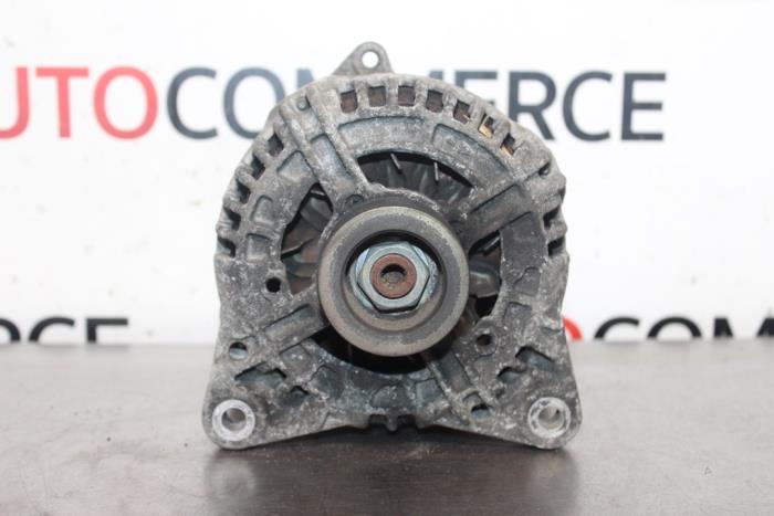 Dynamo van een Renault Laguna II (BG) 2.0 16V 2004