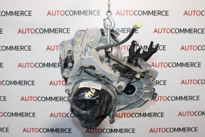 Versnellingsbak van een Dacia Logan MCV II/Sandero Wagon (7S) 1.0 Sce 12V 2018