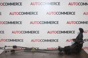 Gebruikte Schakelkabel Versnellingsbak Peugeot 208 I (CA/CC/CK/CL) 1.2 Vti 12V PureTech 82 Prijs € 45,00 Margeregeling aangeboden door Autocommerce