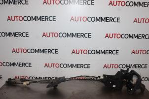 Gebruikte Schakelkabel Versnellingsbak Renault Kangoo Express (FW) 1.6 Prijs € 150,00 Margeregeling aangeboden door Autocommerce