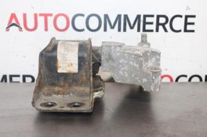 Gebruikte Motorrubber Renault Kangoo Express (FW) 1.6 Prijs € 40,00 Margeregeling aangeboden door Autocommerce