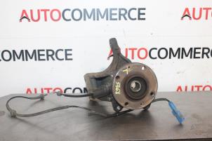 Gebruikte Fusee links-voor Citroen C4 Cactus (0B/0P) 1.5 Blue HDi 100 Prijs € 80,00 Margeregeling aangeboden door Autocommerce