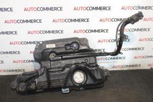 Gebruikte Tank Renault Kangoo Express (FW) 1.6 Prijs € 300,00 Margeregeling aangeboden door Autocommerce