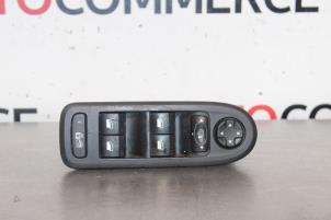 Gebruikte Ruit schakelaar elektrisch Peugeot 508 SW (8E/8U) 2.0 HDiF 16V Prijs € 40,00 Margeregeling aangeboden door Autocommerce