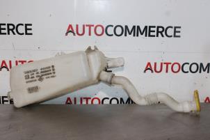 Gebruikte Ruitensproeiertank voor Renault Modus/Grand Modus (JP) 1.6 16V Prijs € 15,00 Margeregeling aangeboden door Autocommerce