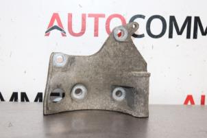 Gebruikte Dynamosteun boven Renault Clio II (BB/CB) 1.2 16V Prijs op aanvraag aangeboden door Autocommerce