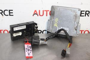 Gebruikte Computer Motormanagement Renault Trafic New (FL) 1.9 dCi 100 16V Prijs op aanvraag aangeboden door Autocommerce