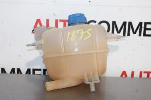 Gebruikte Koelvloeistof Reservoir Citroen Nemo (AA) 1.3 HDi 75 Prijs € 10,00 Margeregeling aangeboden door Autocommerce