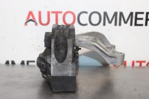 Gebruikte Motorrubber Peugeot 208 II (UB/UH/UP) 1.2 Vti 12V PureTech 75 Prijs € 25,00 Margeregeling aangeboden door Autocommerce