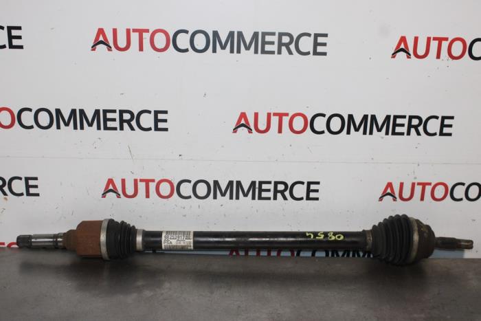 Gebruikte Steekas rechts-voor Peugeot 208 II (UB/UH/UP) 1.2 Vti 12V PureTech 75 Prijs € 120,00 Margeregeling aangeboden door Autocommerce