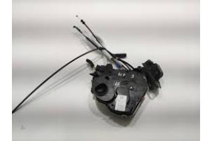 Nieuwe Slotmechaniek achterdeur Bus-Bestel Peugeot Expert (V1/VA/VB/VE/VF/VT/VY) 1.6 Blue HDi 120 Prijs € 139,15 Inclusief btw aangeboden door Autocommerce